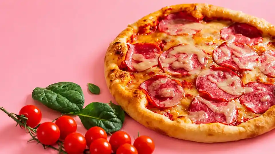 Salami Pizza